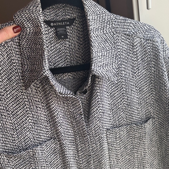 Athleta Gray Herringbone Button-Down Shirt - Picture 5 of 6